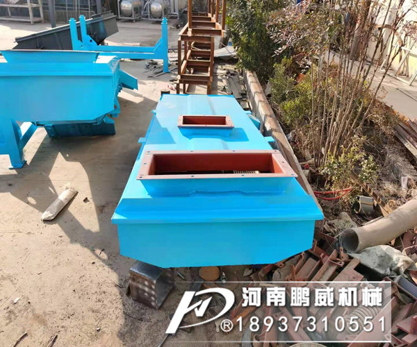 直線振動篩運(yùn)行時產(chǎn)生物料跑偏，7大原因如下